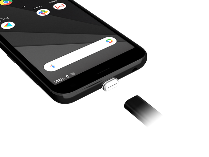 充電用コネクタ防護用マグネット式アダプターを標準付属